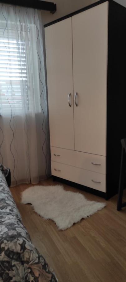 Apartments M&R Spadina โวดีเซ ภายนอก รูปภาพ